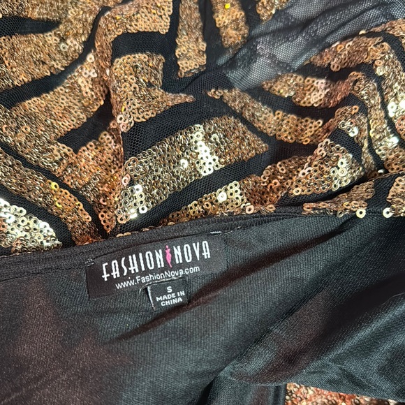 Elegant Sequin Long Sleeve Dress - Picture 7 of 12